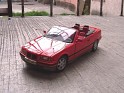 1:18 Maisto BMW 325I Convertible 1993 Rojo